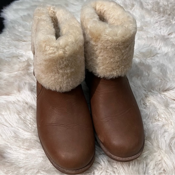 UGG Bodie Genuine Shearling Cuff Boot sz 7.5 - Picture 3 of 4